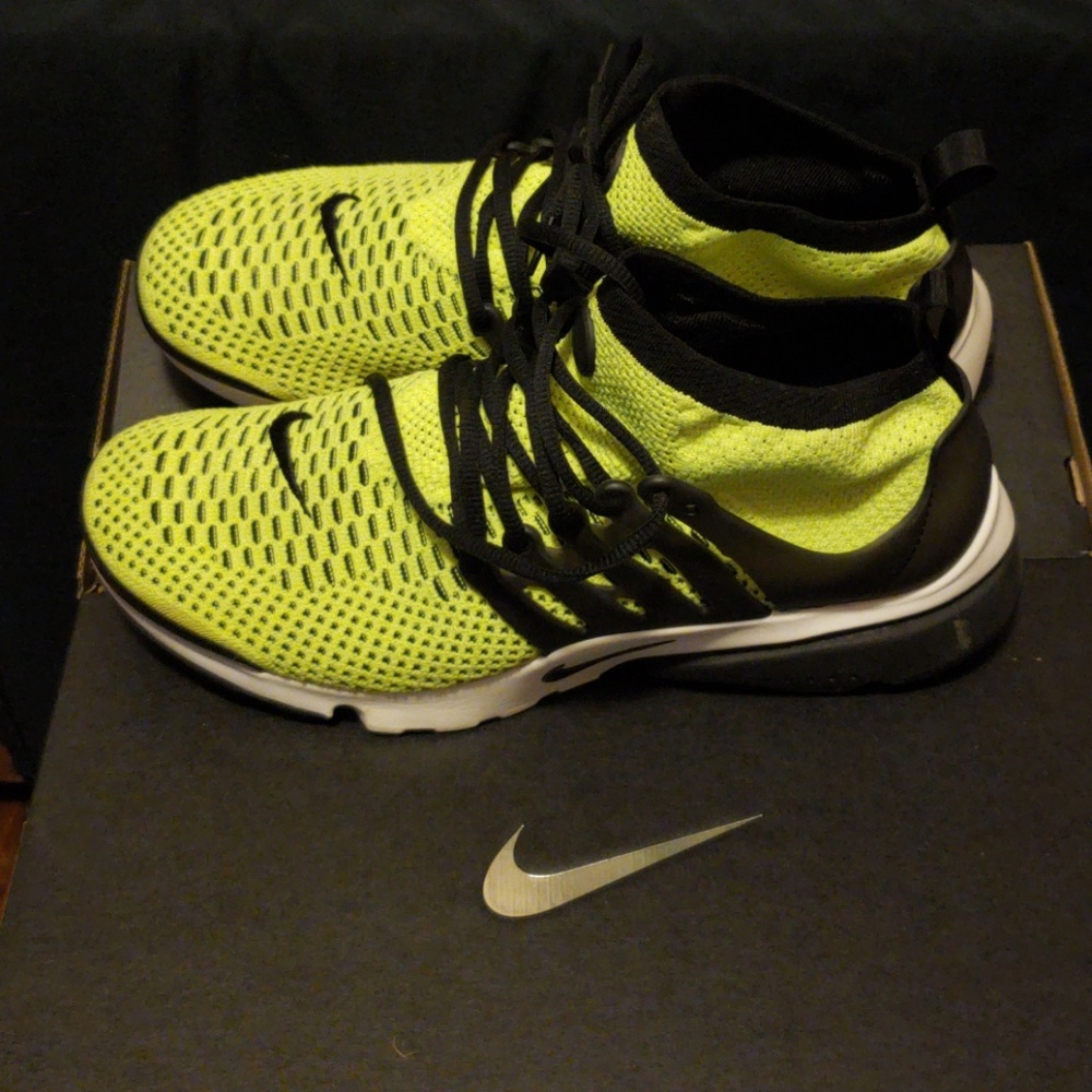 New nike prestos mids
